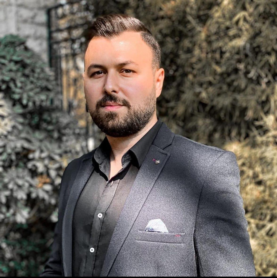 آرشام نصرتی